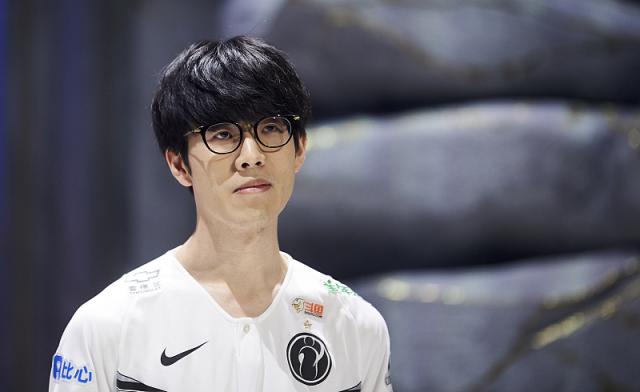 对抗上保持 对抗上保持