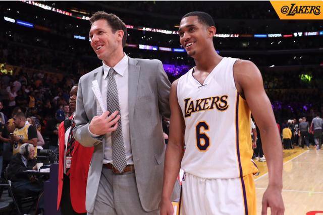 三脚传递后 三脚传递后